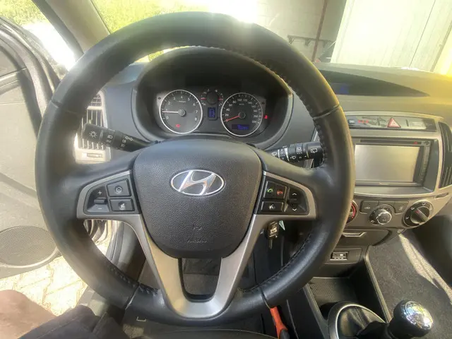 Hyundai i20 1.2i i-Deal 2014 Benzine 14