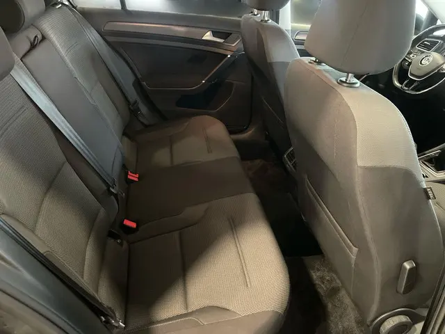 Volkswagen Golf 1.0 TSI Comfortline 2017 Benzine 40