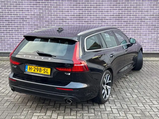 Volvo V60 T4 210pk Automaat Momentum Pro 2020 Benzine 2