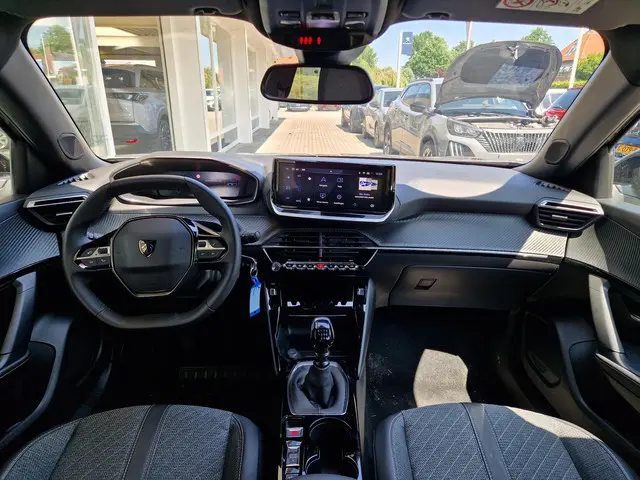 Peugeot 2008 1.2 PureTech Allure 2024 Benzine 10