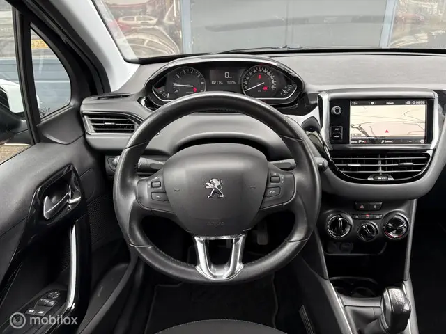 Peugeot 208 1.2 PureTech Signature 2019 Benzine 11