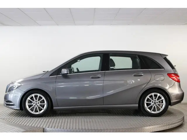 Mercedes-Benz B-Klasse 220 4Matic Ambition 2015 Benzine 8