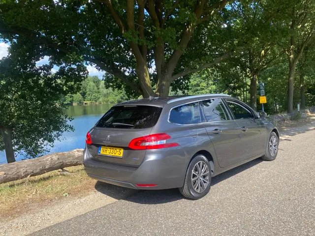 Peugeot 308 SW 1.2 PureTech Allure 2017 Benzine 3