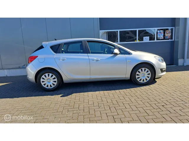 Opel Astra 1.4 Turbo Business + 2013 Benzine 7