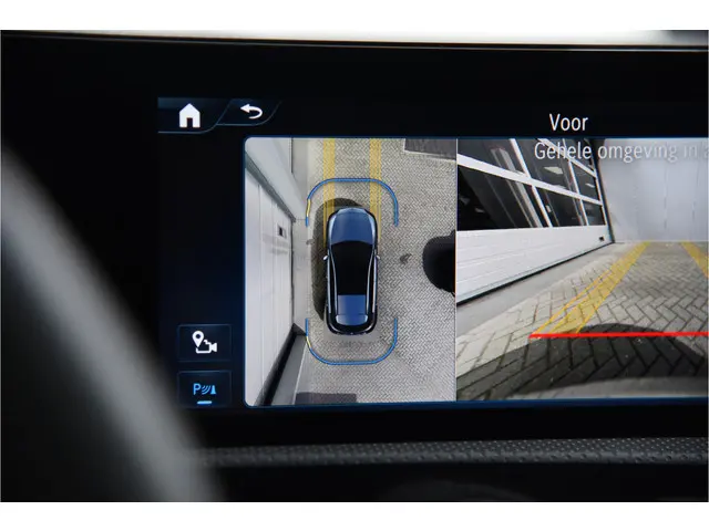 Mercedes-Benz A-Klasse 200 AMG Line 2023 Benzine 14