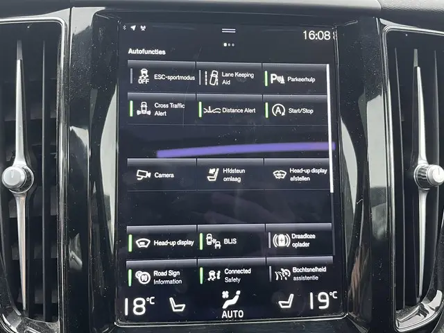 Volvo XC60 2.0 B4 R-Design 2021 Benzine 31