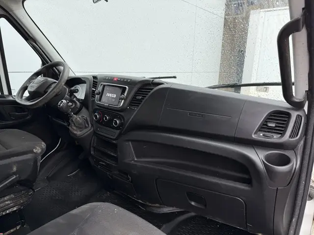 Iveco Daily 35C16 3.0 2023 Diesel 11
