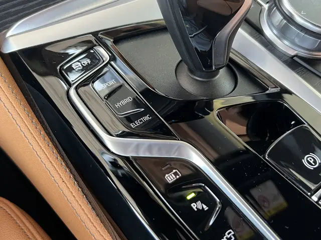 BMW 5 Serie 530e M-Sport Plus 2023 Hybride Benzine 32