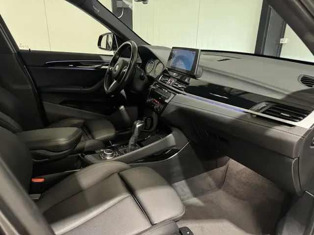 BMW X1 xDrive25e M-Sport 2021 Hybride Benzine 12