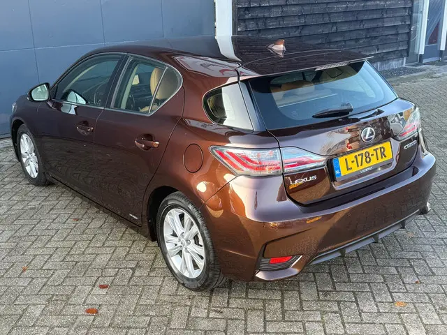 Lexus CT 200h Luxury Line 2017 Hybride Benzine 6