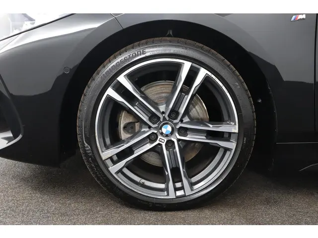 BMW 1 Serie 118i Executive Edition 2021 Benzine 30