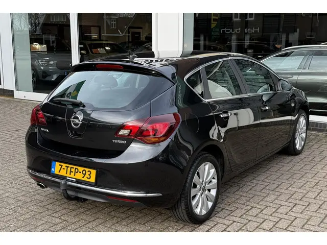 Opel Astra 1.4 Turbo Cosmo 5-drs 2013 Benzine 18