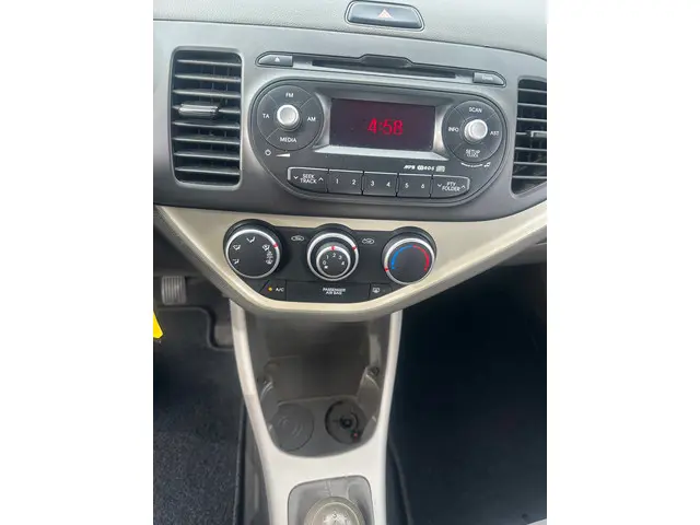 Kia Picanto 1.0 CVVT 2012 Benzine 17