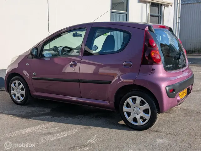 Peugeot 107 1.0 Envy/ Nieuwe APK! 2013 Benzine 2