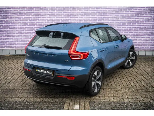 Volvo XC40 2.0 B4 Plus Dark 2025 Benzine 16