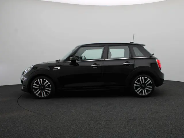 MINI 5-Deurs Cooper 2019 Benzine 4