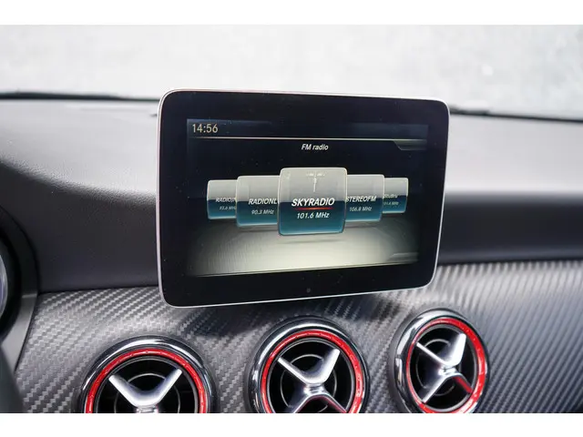 Mercedes-Benz A-Klasse AMG 45 4MATIC 2016 Benzine 19