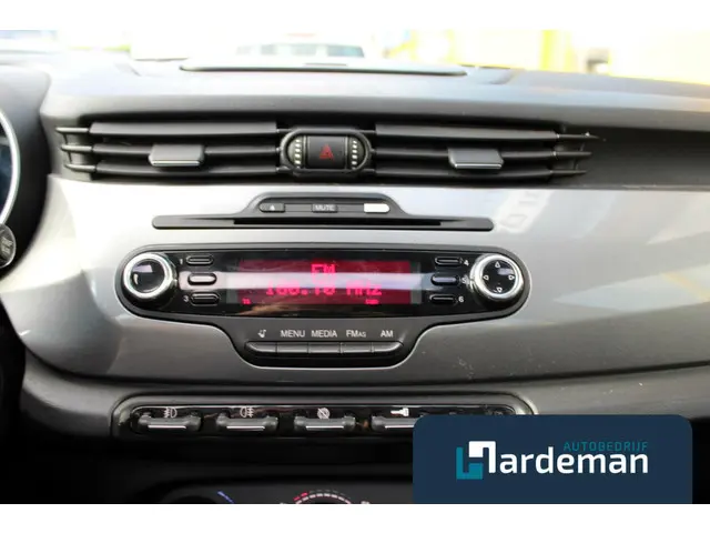 Alfa Romeo Giulietta 1.4 T Panorama Clima 2012 Benzine 14