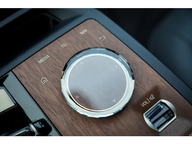 BMW iX xDrive40 Excellence 77 kWh 2022 Elektrisch 26
