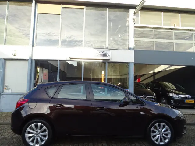 Opel Astra 1.4 Turbo Design Edition 2013 Benzine 12