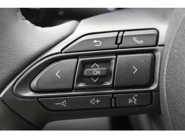 Mazda 2 Hybrid 1.5 Homura 2025 Hybride Benzine 17