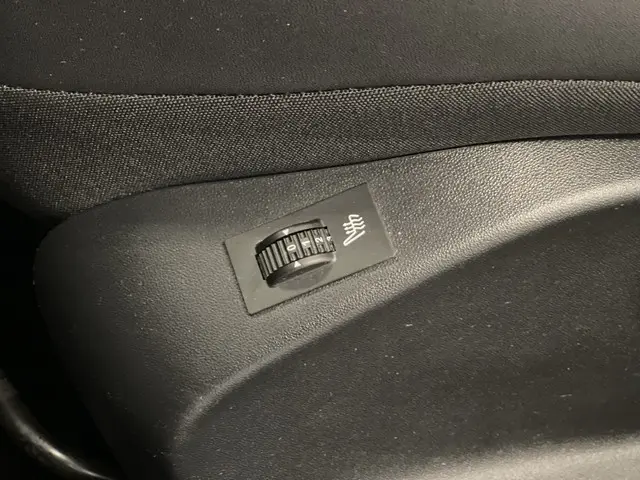 Peugeot 2008 1.2 PureTech Féline 2015 Benzine 22