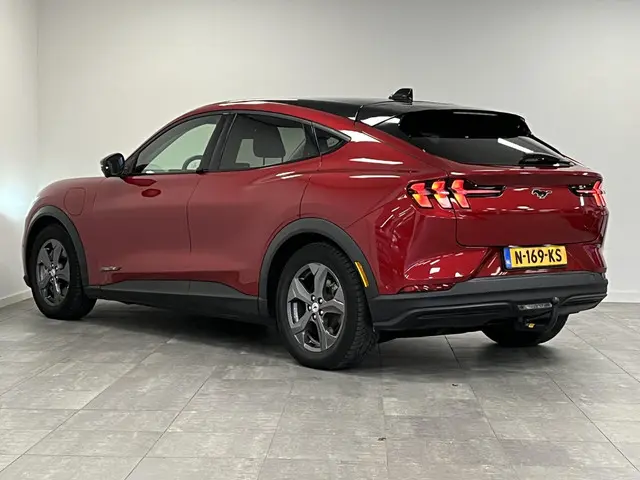 Ford Mustang Mach-E Extended RWD 98 kWh 2021 Elektrisch 6