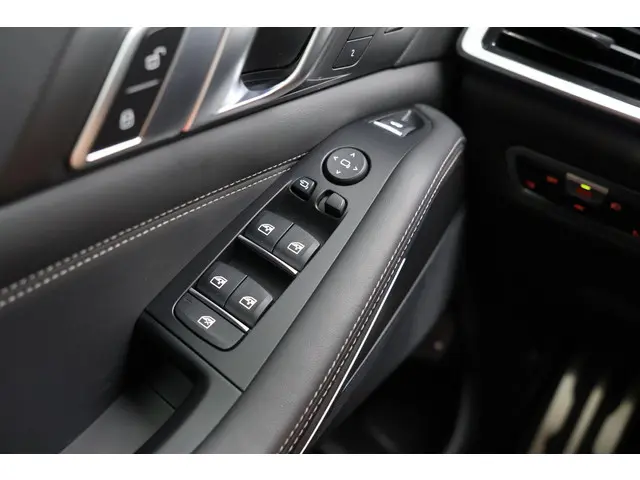 BMW X5 xDrive45e High Executive 2022 Hybride Benzine 54