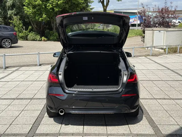 BMW 1 Serie 118i Executive Ed. Sport 2022 Benzine 15