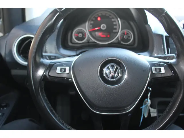 Volkswagen up! 1.0 BMT high up! 2016 Benzine 13