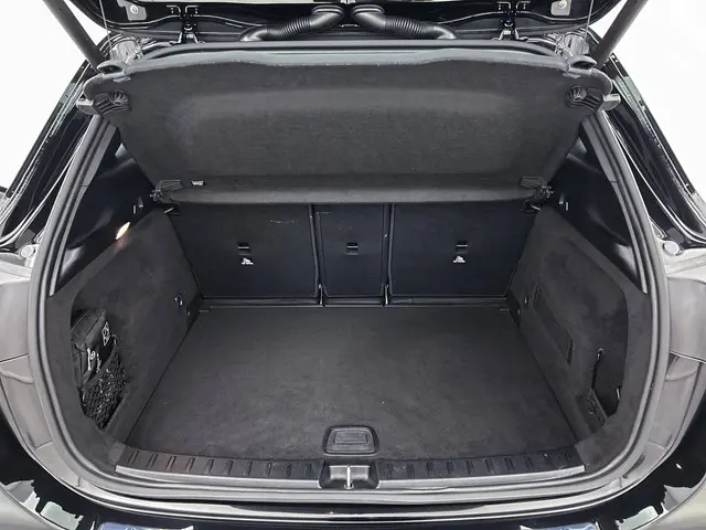 Mercedes-Benz GLA 250 e Luxury Line 2023 Hybride Benzine 27