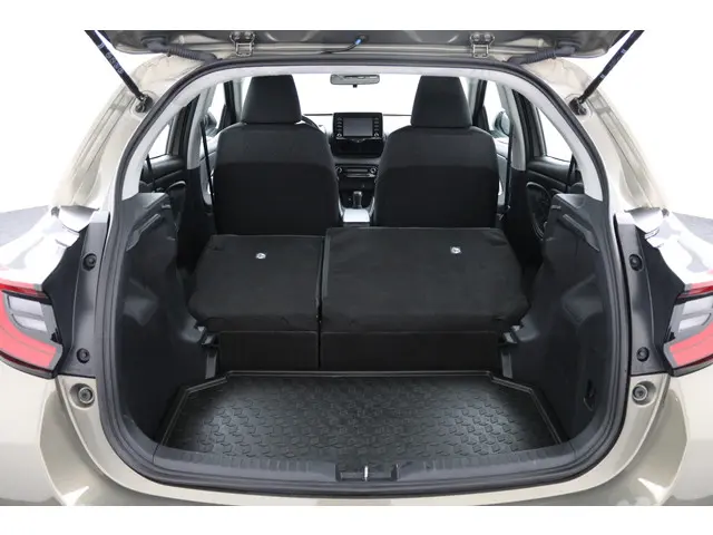 Toyota Yaris 1.5 Hybrid Dynamic 2022 Hybride Benzine 25