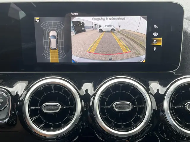 Mercedes-Benz B-Klasse 180 Launch Edition 2020 Benzine 68