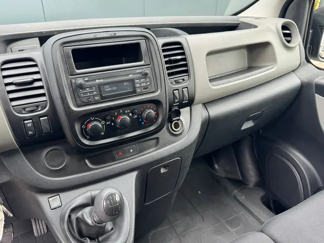 Nissan NV300 * L2H1 * Airco * Trekhaak * Imperiaal * 2019 Diesel 36