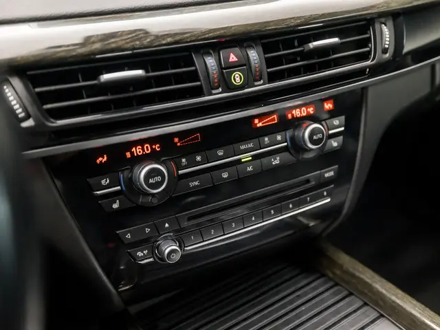 BMW X5 xDrive40e High Executive 2015 Hybride Benzine 9