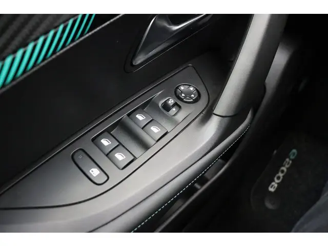 Peugeot e-2008 EV Allure Pack 50 kWh 2022 Elektrisch 16