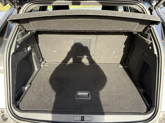 Peugeot 3008 1.6 e-THP GT Line 2018 Benzine 21