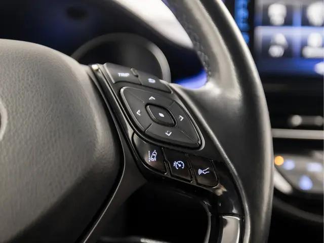 Toyota C-HR 1.8 Hybrid Sport 2018 Hybride Benzine 20