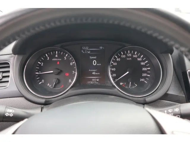 Nissan Pulsar 1.2 DIG-T Connect Edition 2015 Benzine 29