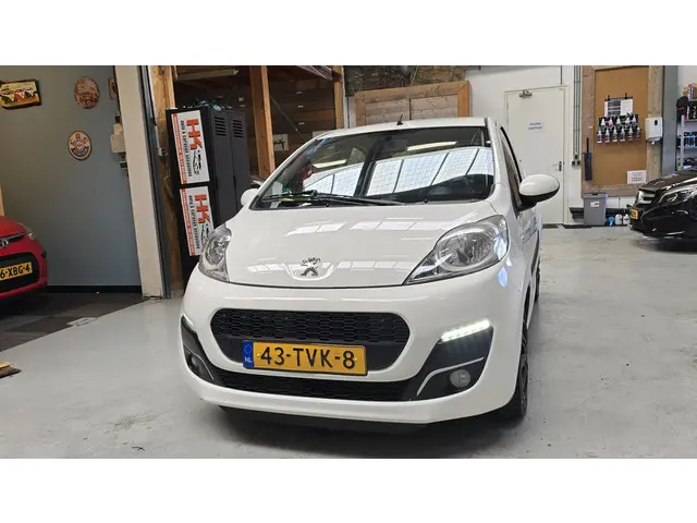 Peugeot 107 1.0 Active 2012 Benzine 2