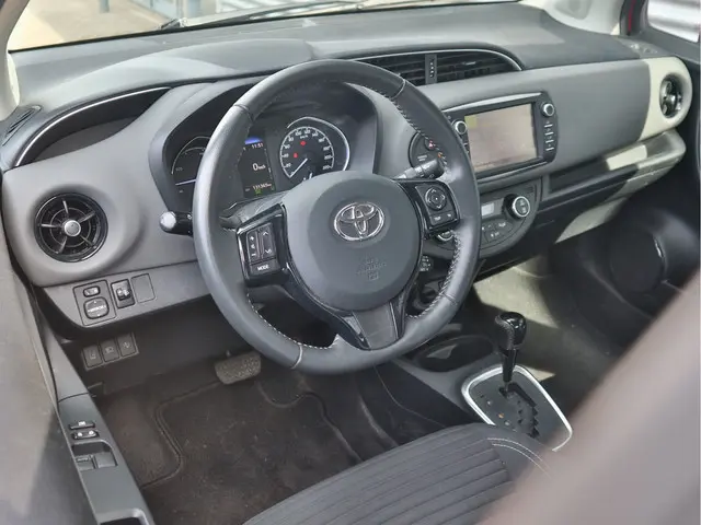 Toyota Yaris 2