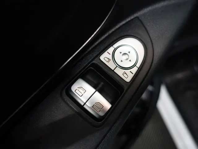 Mercedes-Benz Vito 111 CDI Lang L2- 2015 Diesel 12
