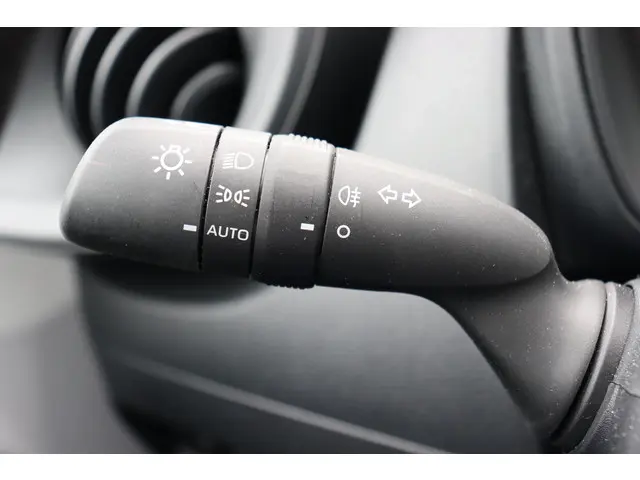 Toyota Aygo X 1.0 VVT-i MT Play, Armsteun 2025 Benzine 20