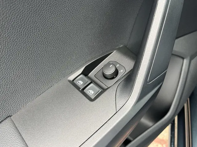 SEAT Ibiza 1.0 TSI Style Business Connect 2024 Benzine 17