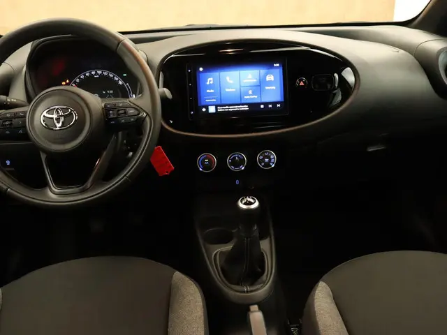 Toyota Aygo X 1.0 VVT-i MT Play 2024 Benzine 4