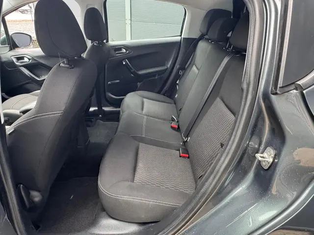 Peugeot 208 1.2 PureTech / Navi / Pdc / Nap 2016 Benzine 6