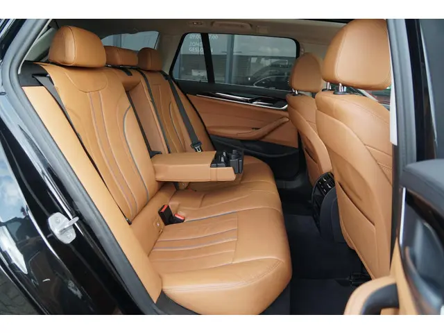 BMW 5 Serie Touring 530i xDrive Executive 2017 Benzine 7