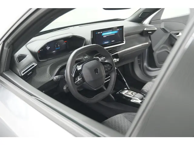 Peugeot 2008 1.2 Hybrid 145 Allure 2025 Hybride Benzine 2