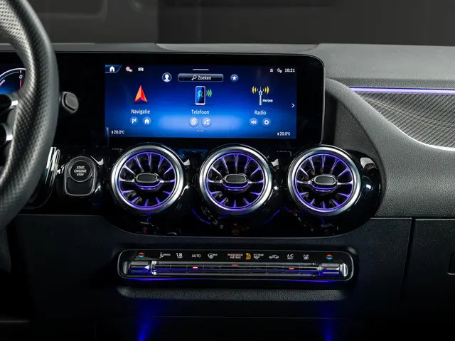 Mercedes-Benz GLA 250 e AMG Line 2024 Hybride Benzine 12