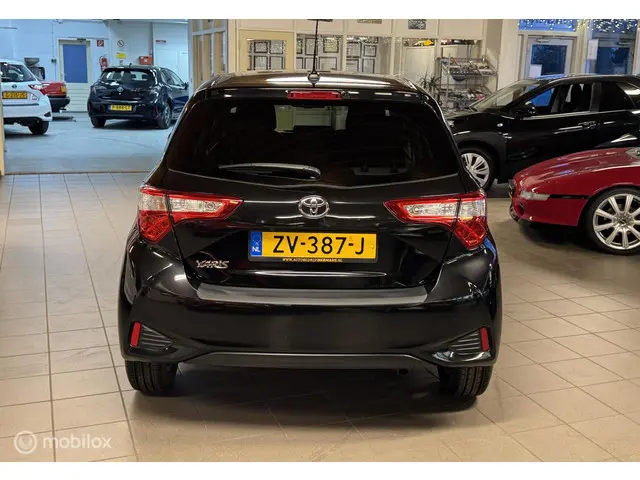Toyota Yaris 1.5 VVT-i Dynamic AUTOMAAT! 2019 Benzine 9